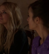 Emily_in_Paris_S02E02_WEBRip_x264-ION10_2299.jpg