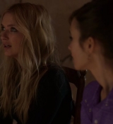 Emily_in_Paris_S02E02_WEBRip_x264-ION10_2327.jpg