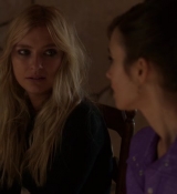 Emily_in_Paris_S02E02_WEBRip_x264-ION10_2335.jpg