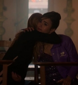Emily_in_Paris_S02E02_WEBRip_x264-ION10_2369.jpg