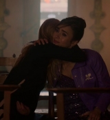 Emily_in_Paris_S02E02_WEBRip_x264-ION10_2370.jpg
