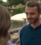 Emily_in_Paris_S02E02_WEBRip_x264-ION10_2407.jpg