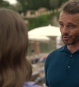 Emily_in_Paris_S02E02_WEBRip_x264-ION10_2434.jpg