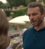 Emily_in_Paris_S02E02_WEBRip_x264-ION10_2486.jpg
