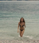 Emily_in_Paris_S02E02_WEBRip_x264-ION10_2504.jpg