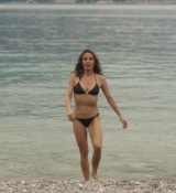 Emily_in_Paris_S02E02_WEBRip_x264-ION10_2508.jpg