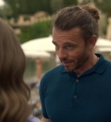 Emily_in_Paris_S02E02_WEBRip_x264-ION10_2516.jpg