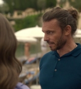 Emily_in_Paris_S02E02_WEBRip_x264-ION10_2519.jpg