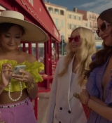 Emily_in_Paris_S02E02_WEBRip_x264-ION10_2605.jpg