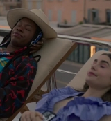 Emily_in_Paris_S02E02_WEBRip_x264-ION10_2677.jpg