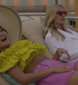 Emily_in_Paris_S02E02_WEBRip_x264-ION10_2704.jpg