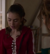 Emily_in_Paris_S02E03_WEBRip_x264-ION10_0077.jpg