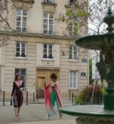 Emily_in_Paris_S02E03_WEBRip_x264-ION10_0122.jpg