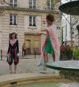 Emily_in_Paris_S02E03_WEBRip_x264-ION10_0127.jpg