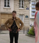 Emily_in_Paris_S02E03_WEBRip_x264-ION10_0161.jpg