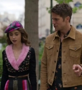 Emily_in_Paris_S02E03_WEBRip_x264-ION10_0215.jpg