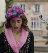 Emily_in_Paris_S02E03_WEBRip_x264-ION10_0282.jpg
