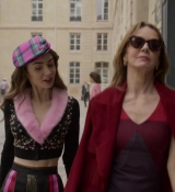 Emily_in_Paris_S02E03_WEBRip_x264-ION10_0348.jpg