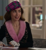 Emily_in_Paris_S02E03_WEBRip_x264-ION10_0381.jpg