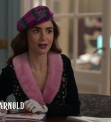Emily_in_Paris_S02E03_WEBRip_x264-ION10_0387.jpg
