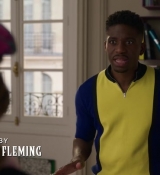 Emily_in_Paris_S02E03_WEBRip_x264-ION10_0494.jpg