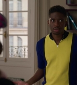Emily_in_Paris_S02E03_WEBRip_x264-ION10_0506.jpg