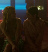 Emily_in_Paris_S02E03_WEBRip_x264-ION10_0653.jpg