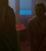 Emily_in_Paris_S02E03_WEBRip_x264-ION10_0685.jpg