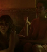 Emily_in_Paris_S02E03_WEBRip_x264-ION10_0761.jpg