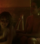 Emily_in_Paris_S02E03_WEBRip_x264-ION10_0762.jpg
