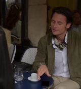 Emily_in_Paris_S02E03_WEBRip_x264-ION10_1044.jpg
