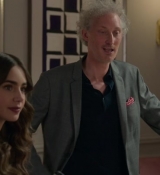 Emily_in_Paris_S02E03_WEBRip_x264-ION10_1198.jpg