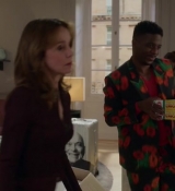 Emily_in_Paris_S02E03_WEBRip_x264-ION10_1231.jpg