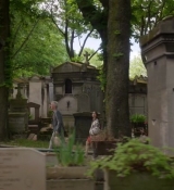 Emily_in_Paris_S02E03_WEBRip_x264-ION10_1272.jpg