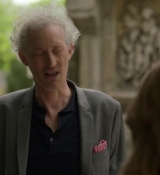 Emily_in_Paris_S02E03_WEBRip_x264-ION10_1407.jpg