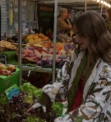 Emily_in_Paris_S02E03_WEBRip_x264-ION10_1513.jpg