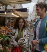 Emily_in_Paris_S02E03_WEBRip_x264-ION10_1532.jpg
