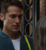 Emily_in_Paris_S02E03_WEBRip_x264-ION10_1592.jpg