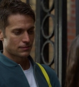 Emily_in_Paris_S02E03_WEBRip_x264-ION10_1611.jpg