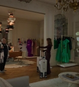 Emily_in_Paris_S02E03_WEBRip_x264-ION10_1733.jpg