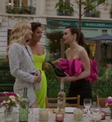 Emily_in_Paris_S02E03_WEBRip_x264-ION10_1909.jpg