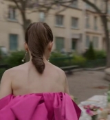 Emily_in_Paris_S02E03_WEBRip_x264-ION10_1971.jpg