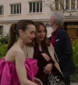 Emily_in_Paris_S02E03_WEBRip_x264-ION10_2004.jpg