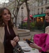 Emily_in_Paris_S02E03_WEBRip_x264-ION10_2033.jpg