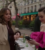 Emily_in_Paris_S02E03_WEBRip_x264-ION10_2035.jpg