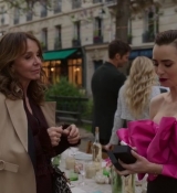 Emily_in_Paris_S02E03_WEBRip_x264-ION10_2043.jpg