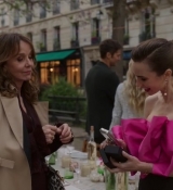 Emily_in_Paris_S02E03_WEBRip_x264-ION10_2045.jpg