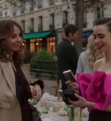 Emily_in_Paris_S02E03_WEBRip_x264-ION10_2046.jpg