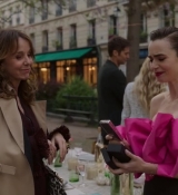 Emily_in_Paris_S02E03_WEBRip_x264-ION10_2047.jpg