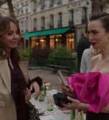 Emily_in_Paris_S02E03_WEBRip_x264-ION10_2049.jpg